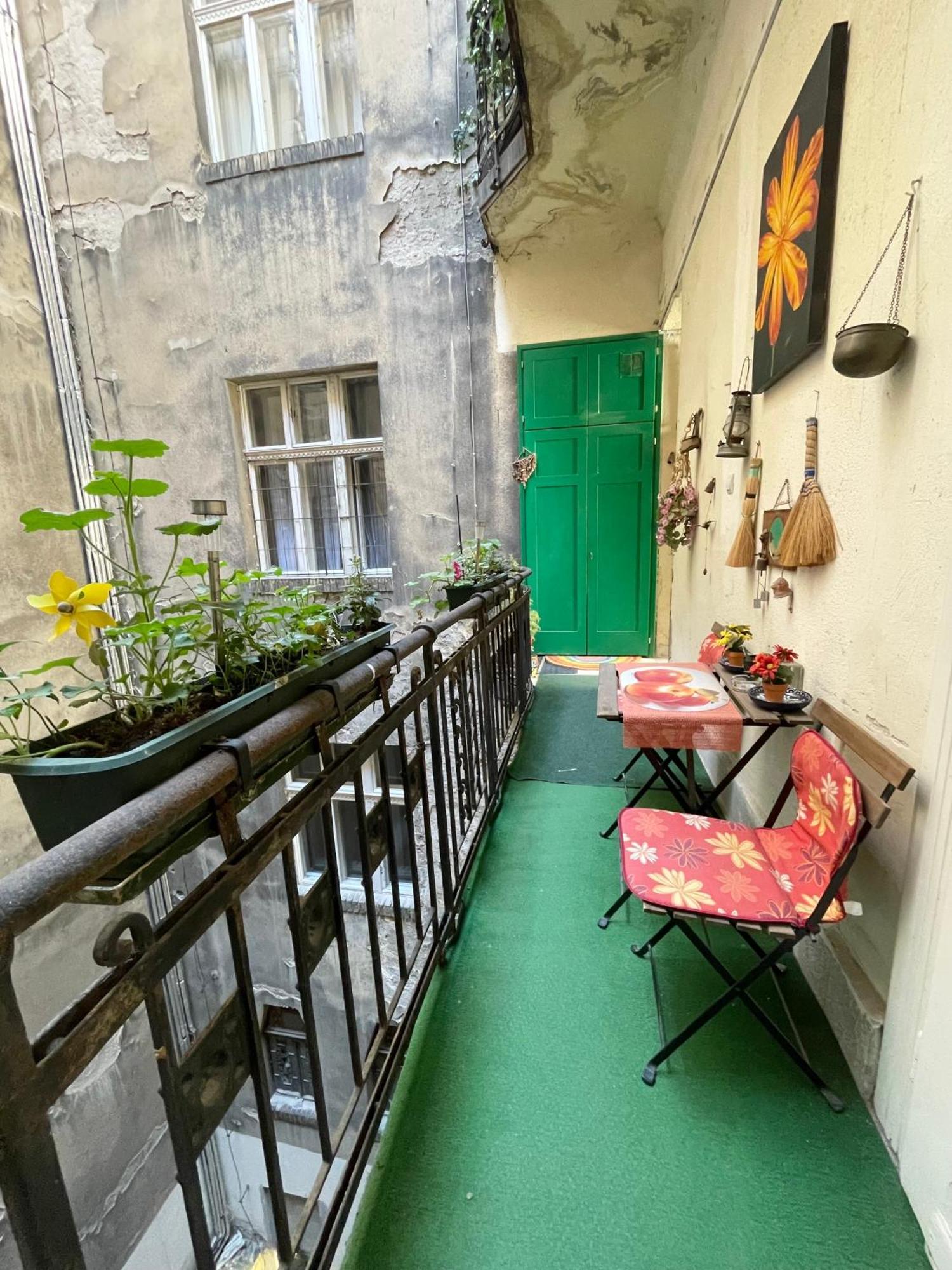 Rainbow Pearl Apartment At St Stephen' S Basilica Budapest Exterior photo