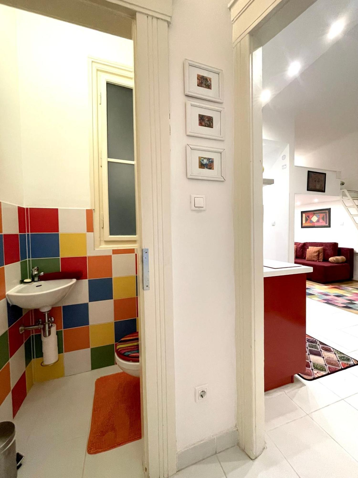 Rainbow Pearl Apartment At St Stephen' S Basilica Budapest Exterior photo