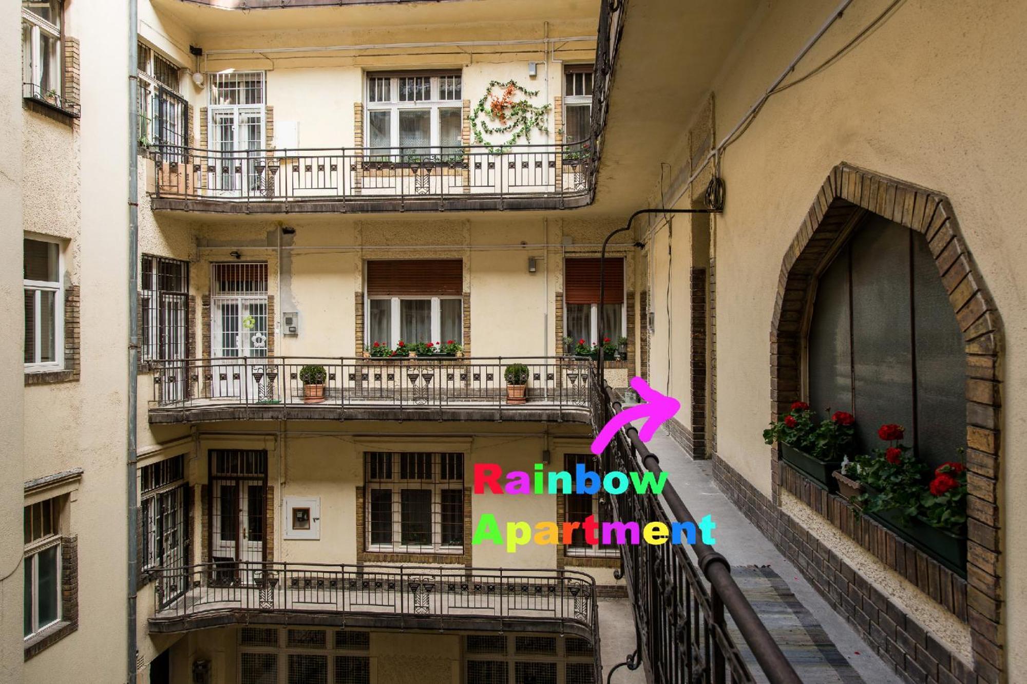 Rainbow Pearl Apartment At St Stephen' S Basilica Budapest Exterior photo
