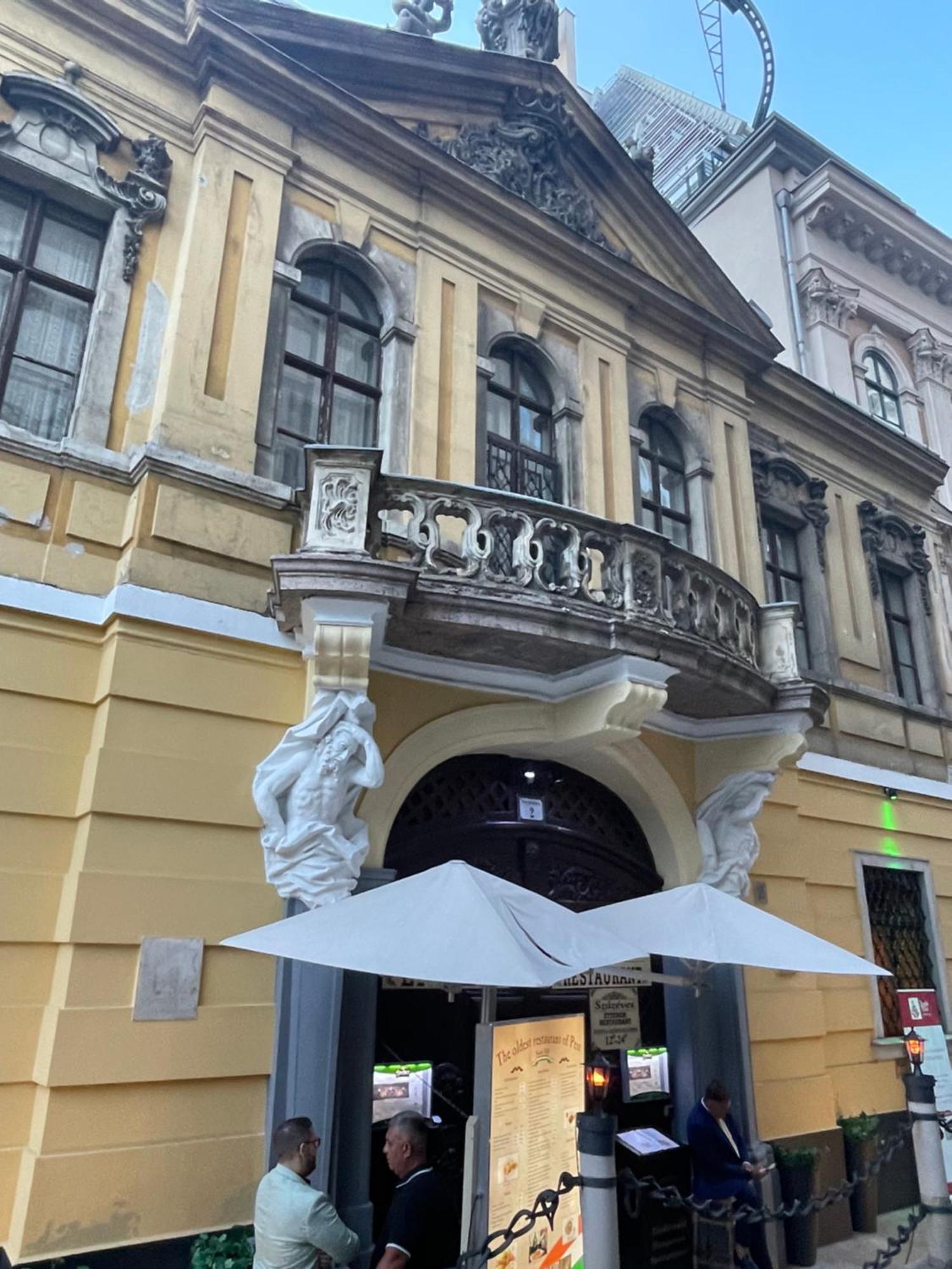 Rainbow Pearl Apartment At St Stephen' S Basilica Budapest Exterior photo