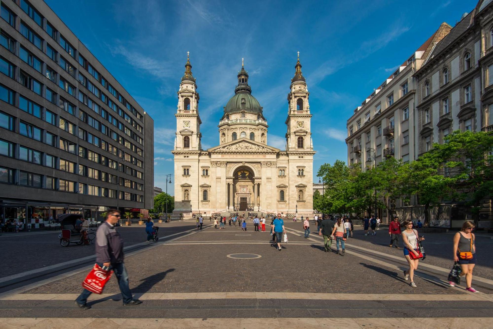 Rainbow Pearl Apartment At St Stephen' S Basilica Budapest Exterior photo